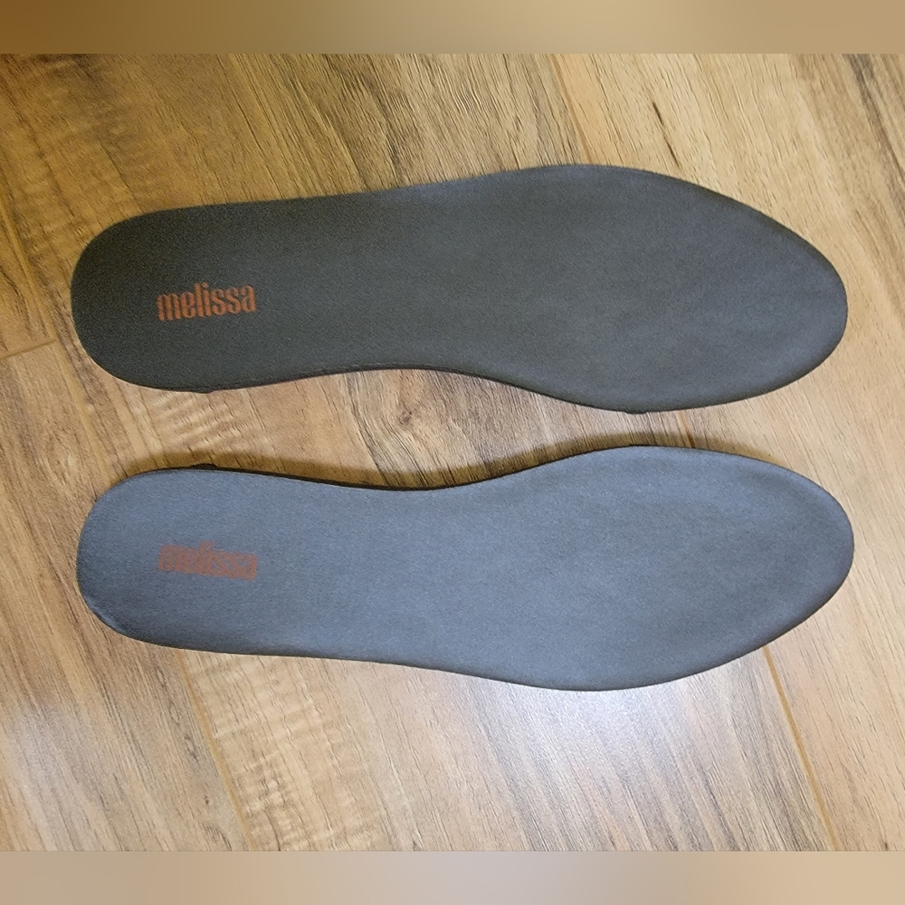 MELISSA CREW sneakers, size US 8 - Picture 9 of 12